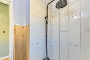 Hårtørrer, håndklæder