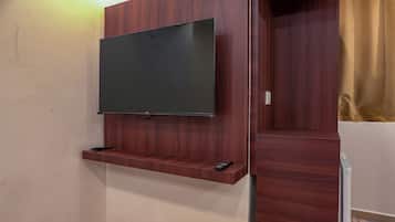 In-room safe, iron/ironing board, free WiFi