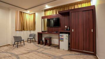 In-room safe, iron/ironing board, free WiFi