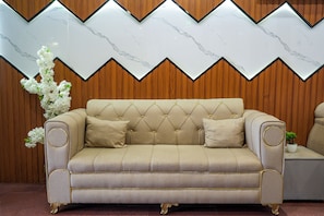 Reception - MG Crown Hotel 1 (Madinah)