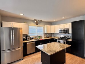 Fridge, microwave, oven, stovetop - Spacious Home with King Beds, Backyard Patio & BBQ (Windsor)