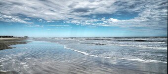 Walk to Shops, Near Dining & Beach Central Port A Location Casa Coconut by Avantstay