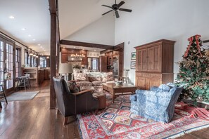 TV, fireplace, video games, ping pong - Hawk’s Landing | Hot Tub, Views & Game Room (Banner Elk)