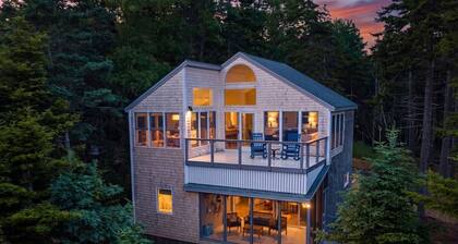 New! Peer over the Tree tops for a stunning view of the ocean!