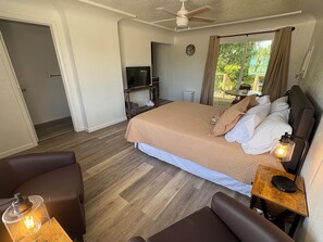 1 quarto, Wi-Fi de cortesia, roupa de cama