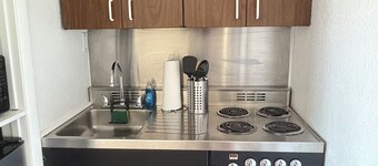 Charming Lake Front 1-bedroom cabin at Bel Arco Resort in Bull Shoals D6