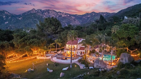 House (6 Bedrooms) | Interior - Private Malibu Escape w/ Guest House, Fire Pits & Mountain Views The Malibu Retreat by Avantstay (Calabasas)