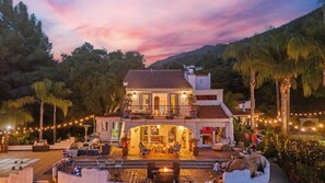 House (6 Bedrooms) | Interior - Private Malibu Escape w/ Guest House, Fire Pits & Mountain Views The Malibu Retreat by Avantstay (Calabasas)