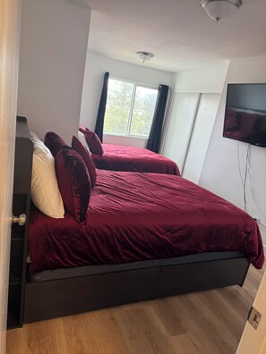 6 habitaciones, tabla de planchar con plancha, wifi y ropa de cama 