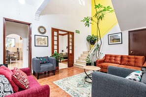 Living area - Casa Maria Elena - 6 Bedrooms, 7 Bathrooms & Patio (Ciudad de México)