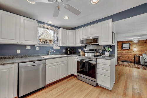 Welcoming 4-bedroom house with AC in Old Saybrook