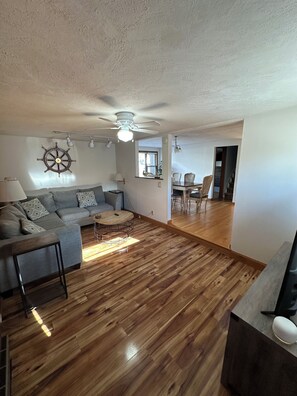 تلفزيون ذكي