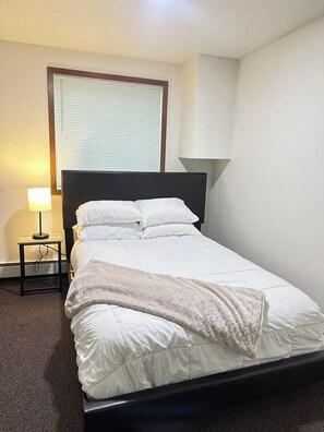 مكواة/لوح كي وواي فاي مجانًا وملاءات أسرّة