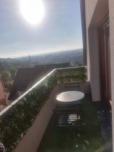 Quiet residence with breathtaking views