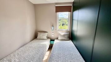 2 bedrooms, bed sheets