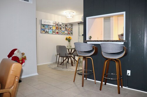 Charming 1-bedroom condo in lovely Houston