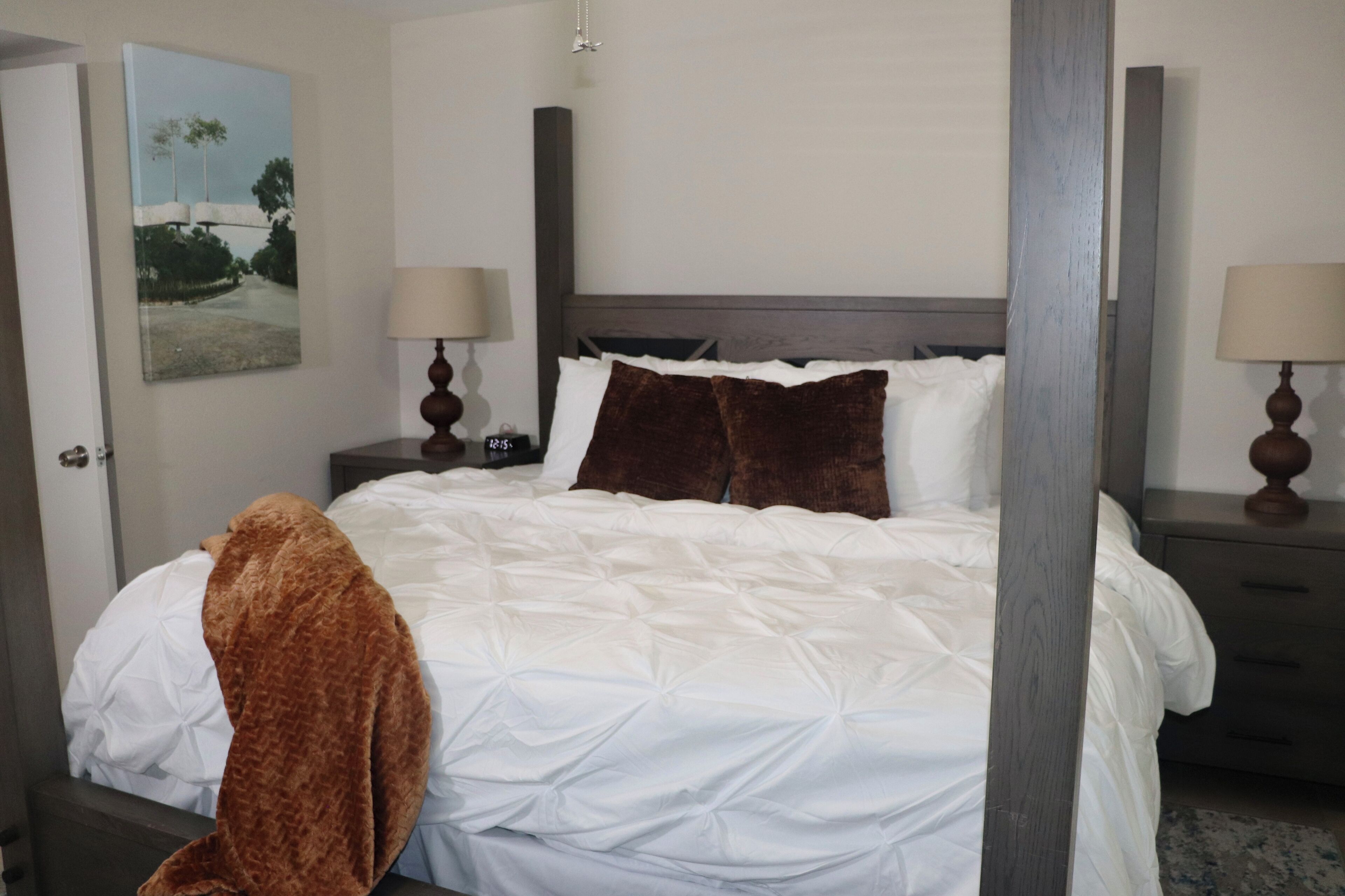 1 habitación, tabla de planchar con plancha, internet y ropa de cama 