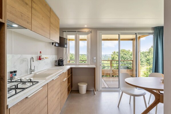 Réfrigérateur, cafetière/bouilloire