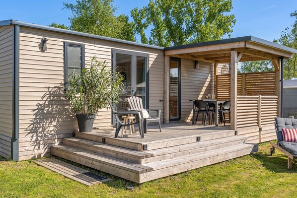 屋外ダイニングエリア