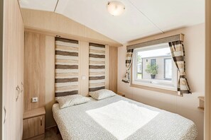 2 bedrooms, free WiFi, bed sheets - Camping Papillon Kinrooi - 113 (Kinrooi)