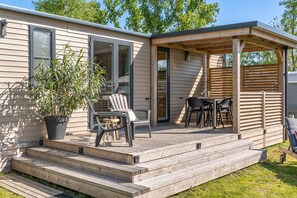 Outdoor dining - Camping Papillon Kinrooi - 75 (Kinrooi)