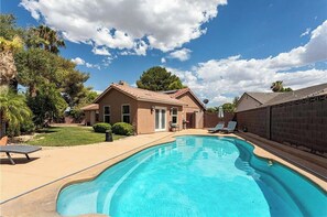 Pool - Furnished 3BR Cul-de-Sac Home w/ Utilities, Office, Pool, Garage, add'l Upgrades (Henderson)