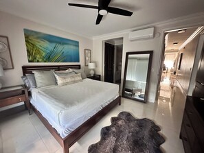 Iron/ironing board, WiFi, bed sheets, wheelchair access - PGA Golf Course 3-bedroom condo AC & VIEWS- steps to the Beach, Clubhouse & Pool (Río Grande)