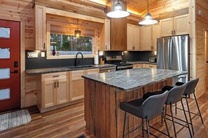 Mikroaaltouuni, uuni, liesi, astianpesukone