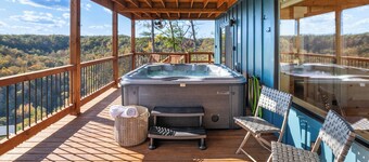 Brand New Cabin with Breathtaking Views - 4 BR/3BA Hot Tub RRG