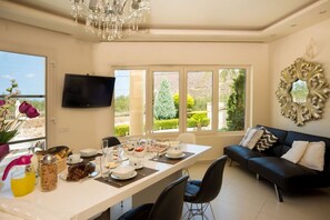 Dining - Amazing Villa Kokalis Resort 3 very close to golf, tennis, water parks (Γουβες)