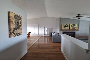 Interior - Spacious 5BR Home with Yard & Basement Lounge (Idaho Falls)