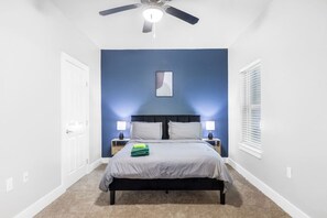 Desk, iron/ironing board, WiFi, bed sheets