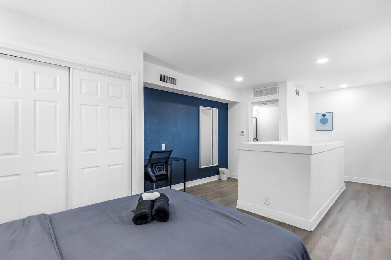 2 bedrooms, desk, iron/ironing board, free WiFi