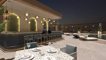 Una piscina al aire libre