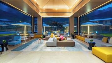 Bar (trong khuôn viên)