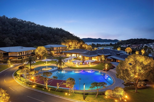 voco Ningbo Dongqian Lake by IHG