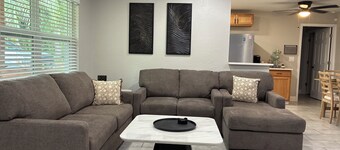 Birch House Getaway. Newly renovated 3 bedroom, 2 bath home convenient location