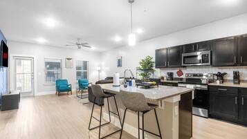 Fridge, microwave, oven, dishwasher