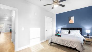 Desk, iron/ironing board, WiFi, bed sheets