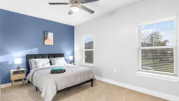 Desk, iron/ironing board, WiFi, bed sheets