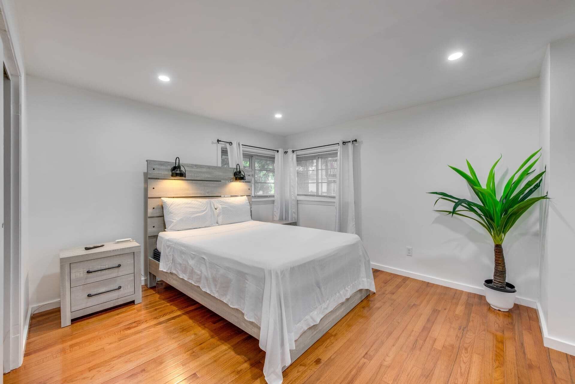 3 bedrooms, iron/ironing board, free WiFi, bed sheets