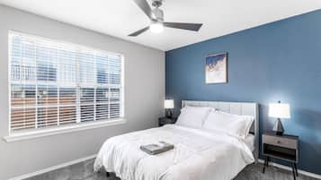 2 habitaciones, escritorio, tabla de planchar con plancha y wifi gratis