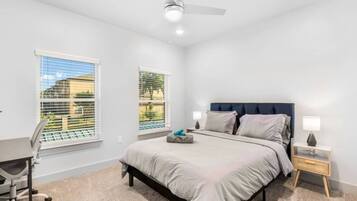 Desk, iron/ironing board, WiFi, bed sheets