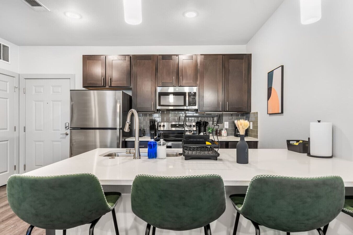 冷蔵庫、電子レンジ、オーブン、食器洗い機