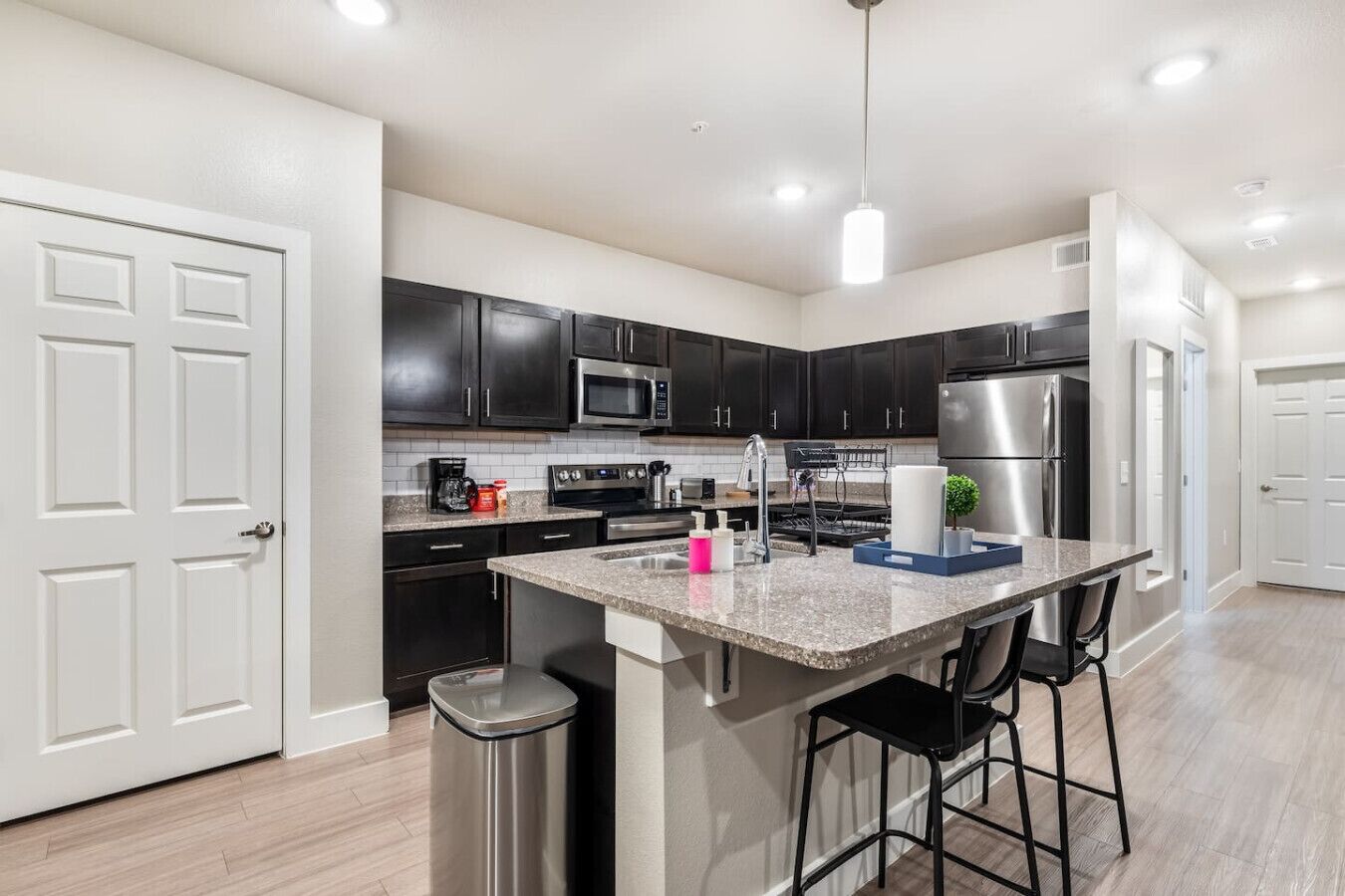 冷蔵庫、電子レンジ、オーブン、食器洗い機