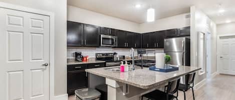 Frigorifero, microonde, forno, lavastoviglie