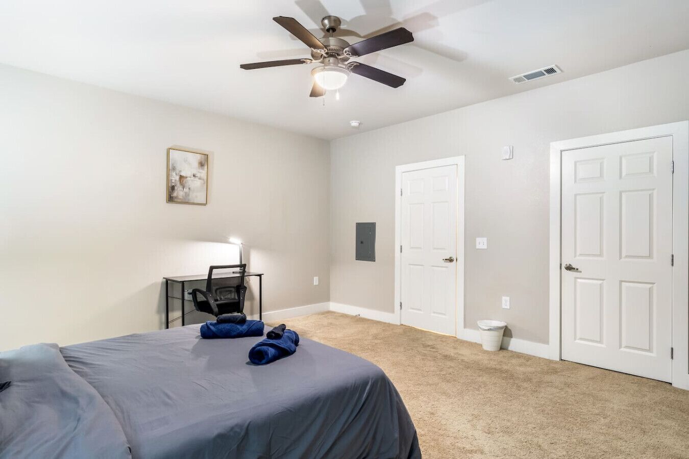 1 bedroom, desk, iron/ironing board, WiFi