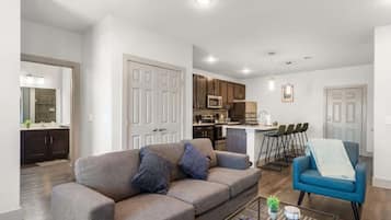 テレビ、書斎 / ワークスペース