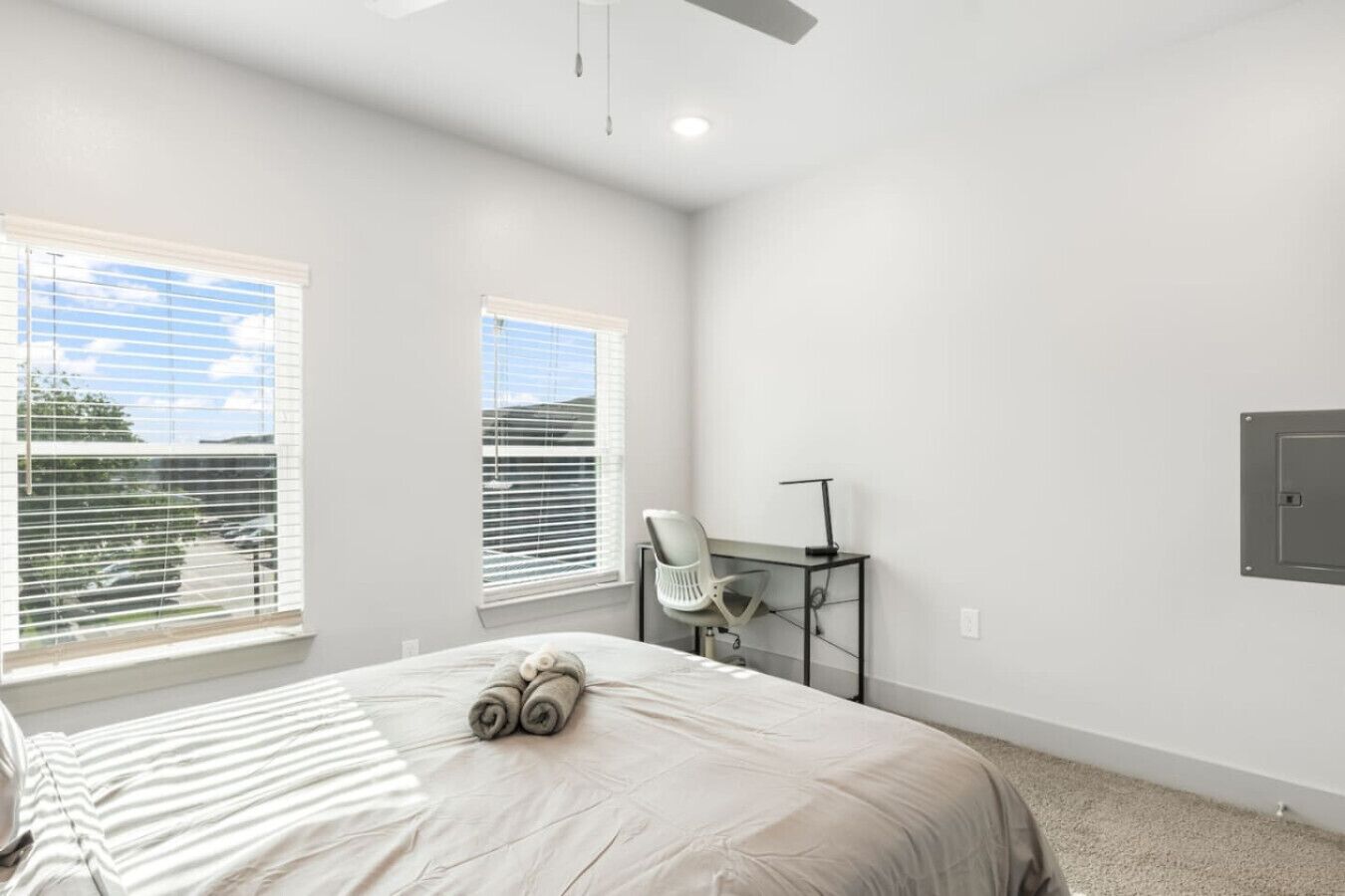 1 bedroom, desk, iron/ironing board, WiFi