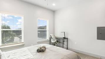 1 bedroom, desk, iron/ironing board, WiFi